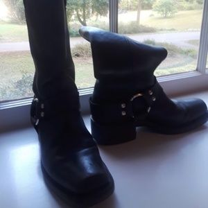 FRYE Women’s Harness 6 1/2M Black Leather